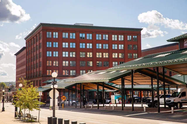 $429,000 | 355 Kellogg Boulevard, Unit 7, St. Paul, MN 55101