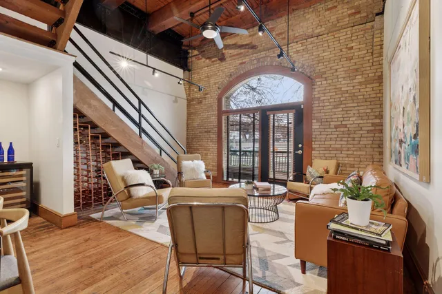 $429,000 | 355 Kellogg Boulevard, Unit 7, St. Paul, MN 55101