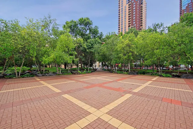 $429,000 | 355 Kellogg Boulevard, Unit 7, St. Paul, MN 55101