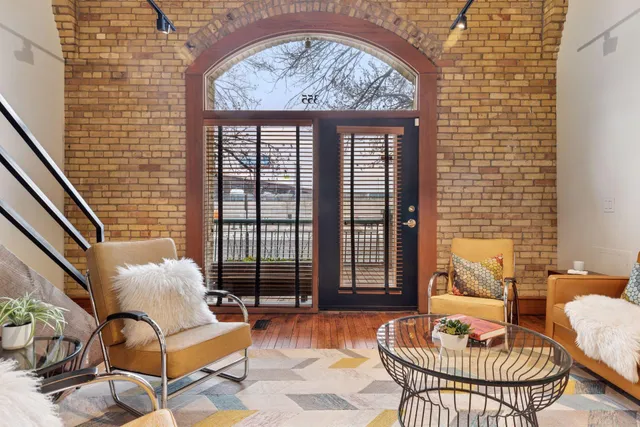 $429,000 | 355 Kellogg Boulevard, Unit 7, St. Paul, MN 55101