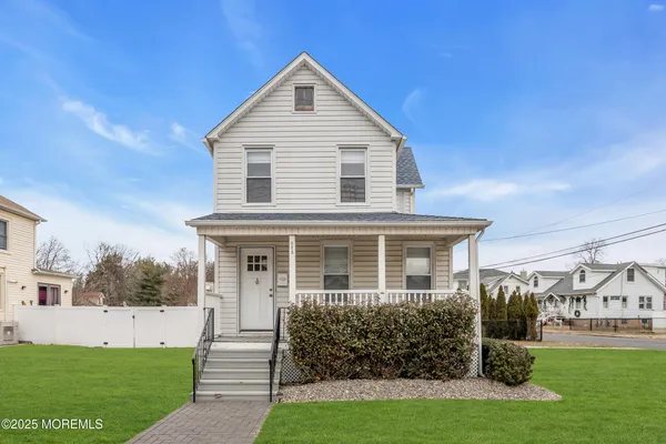 $2,500 | 323 Roosevelt Avenue, Oakhurst, NJ 07755