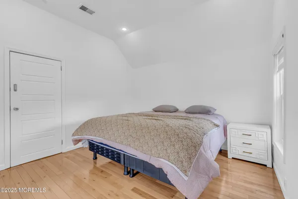 $2,500 | 323 Roosevelt Avenue, Oakhurst, NJ 07755