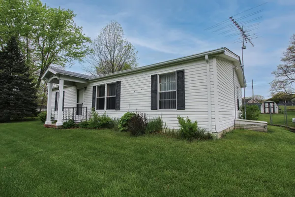 $207,000 | 11082 Elizabeth Drive, Three Rivers, MI 49093