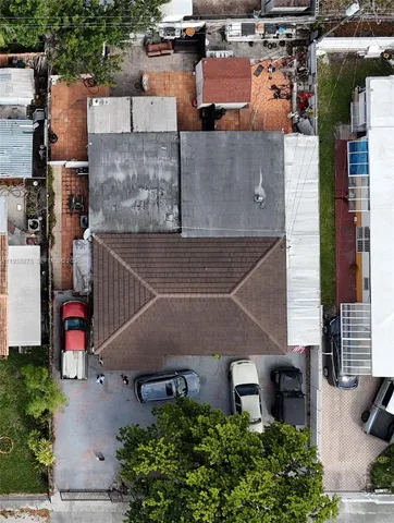 $2,800 | 825 East 9th Lane, Hialeah, FL 33010