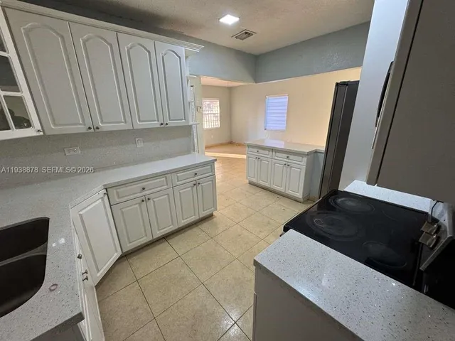 $2,800 | 825 East 9th Lane, Hialeah, FL 33010