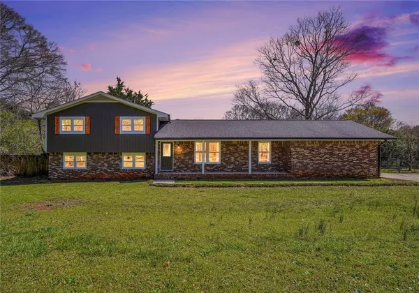 $325,000 | 8832 Twin Oaks Drive, Jonesboro, GA 30236