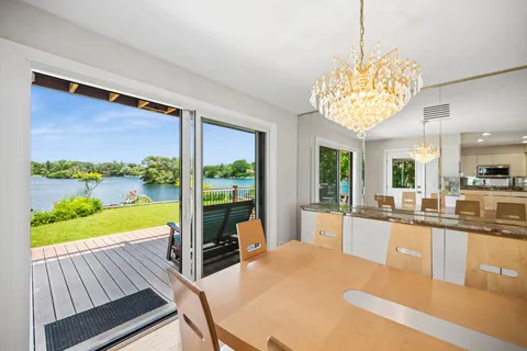 $1,650,000 | 2036 Valley Lo Lane, Glenview, IL 60025