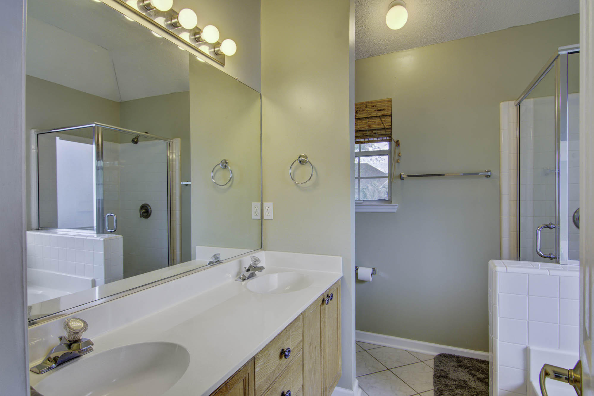 2519 Woodstream Road Mount Pleasant, SC 29466 - Photo 15 of 32 Owner's Bathroom