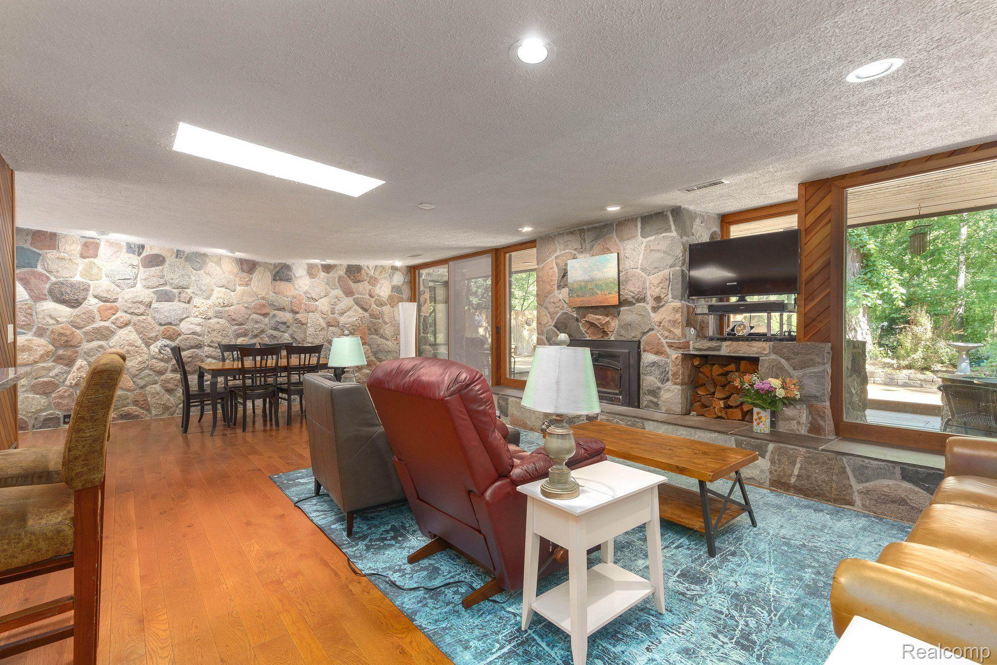 1375 Dutton Road Rochester, MI 48306 - Photo 23 of 55 Gallery Image 23