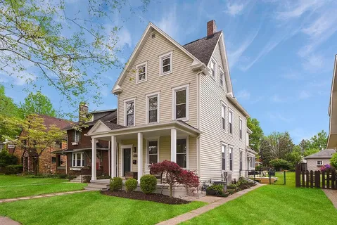 $650,000 | 526 10th Street, Oakmont, PA 15139