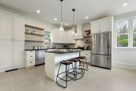 $650,000 | 526 10th Street, Oakmont, PA 15139