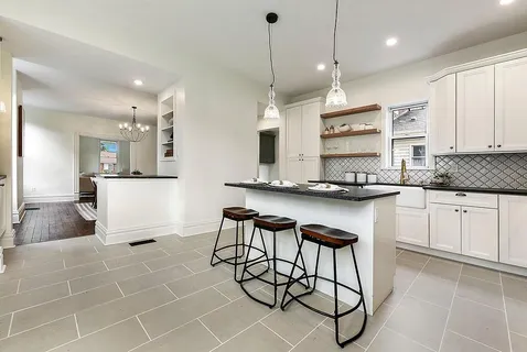 $650,000 | 526 10th Street, Oakmont, PA 15139