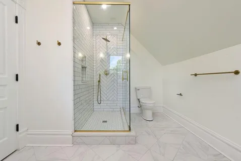 $650,000 | 526 10th Street, Oakmont, PA 15139