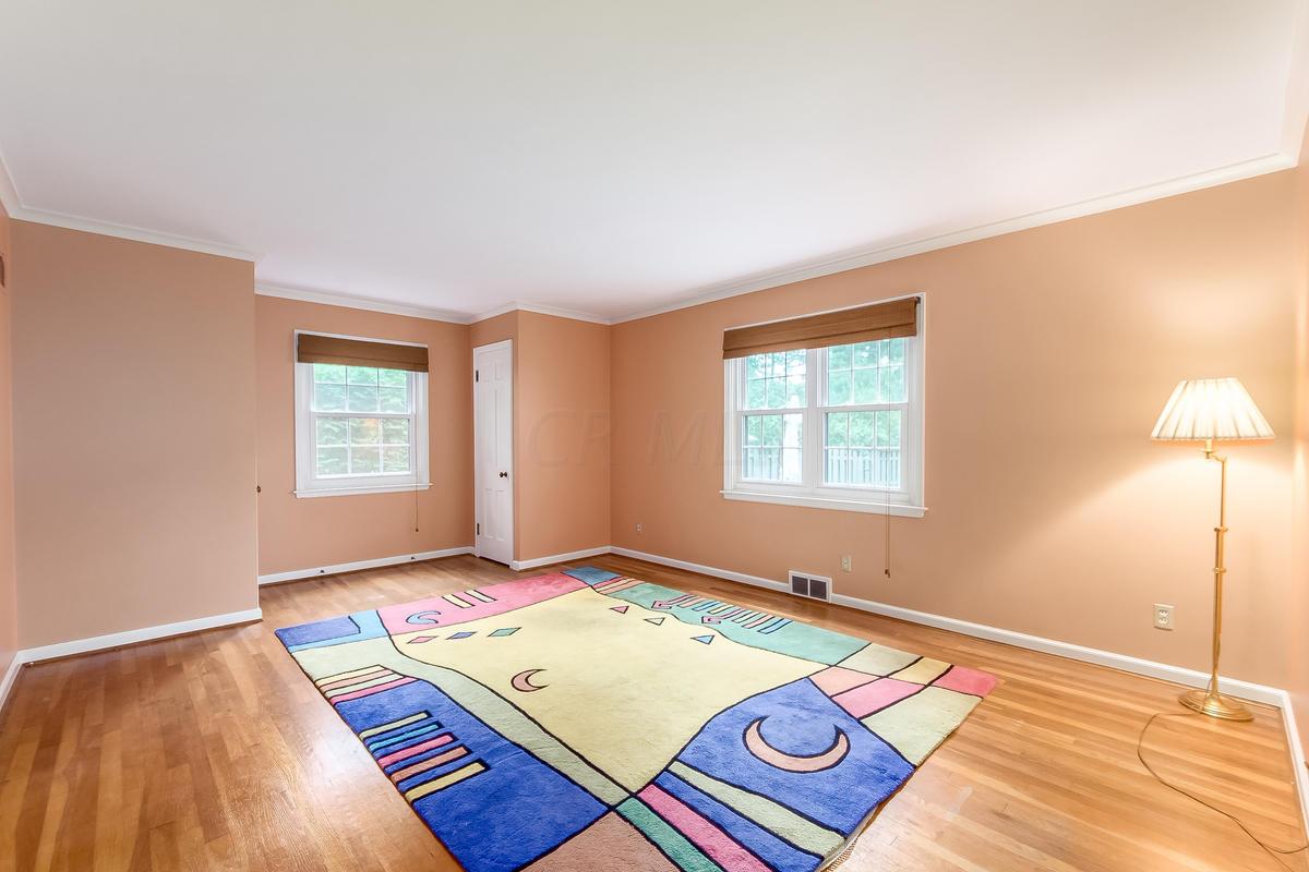 2009 Upper Chelsea Road Columbus, OH 43221 - Photo 10 of 24