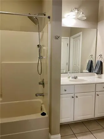 $1,700 | 4441 Burbank Drive, Unit 201, Baton Rouge, LA 70820