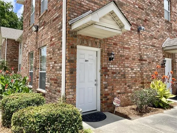 $1,700 | 4441 Burbank Drive, Unit 201, Baton Rouge, LA 70820