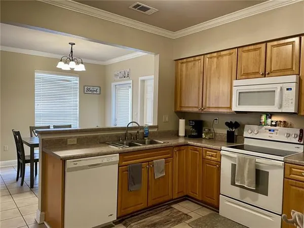 $1,700 | 4441 Burbank Drive, Unit 201, Baton Rouge, LA 70820