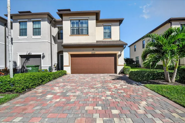 $3,100 | 2829 Bard Street, Palm Springs, FL 33406