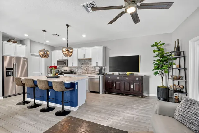 $3,100 | 2829 Bard Street, Palm Springs, FL 33406