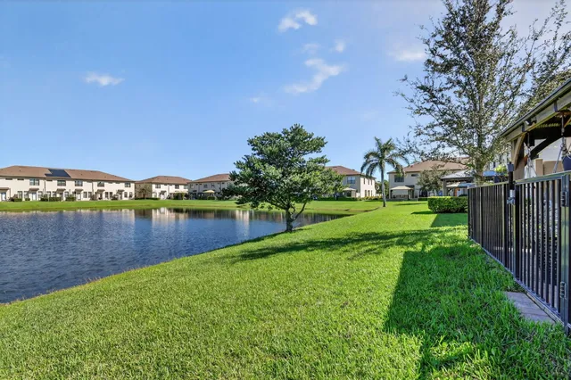 $3,100 | 2829 Bard Street, Palm Springs, FL 33406