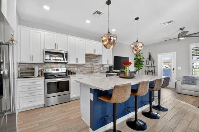 $3,100 | 2829 Bard Street, Palm Springs, FL 33406