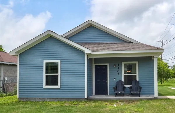 $235,000 | 1102 South McCampbell Street, Aransas Pass, TX 78336