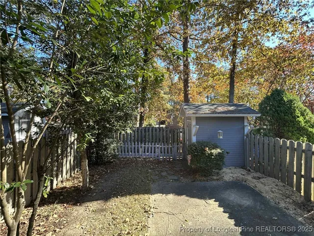 $1,650 | 2410 Fairfax Place, Fayetteville, NC 28303