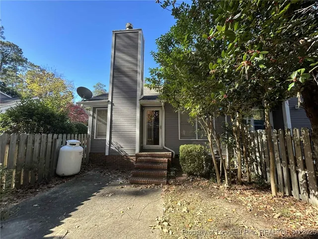 $1,650 | 2410 Fairfax Place, Fayetteville, NC 28303