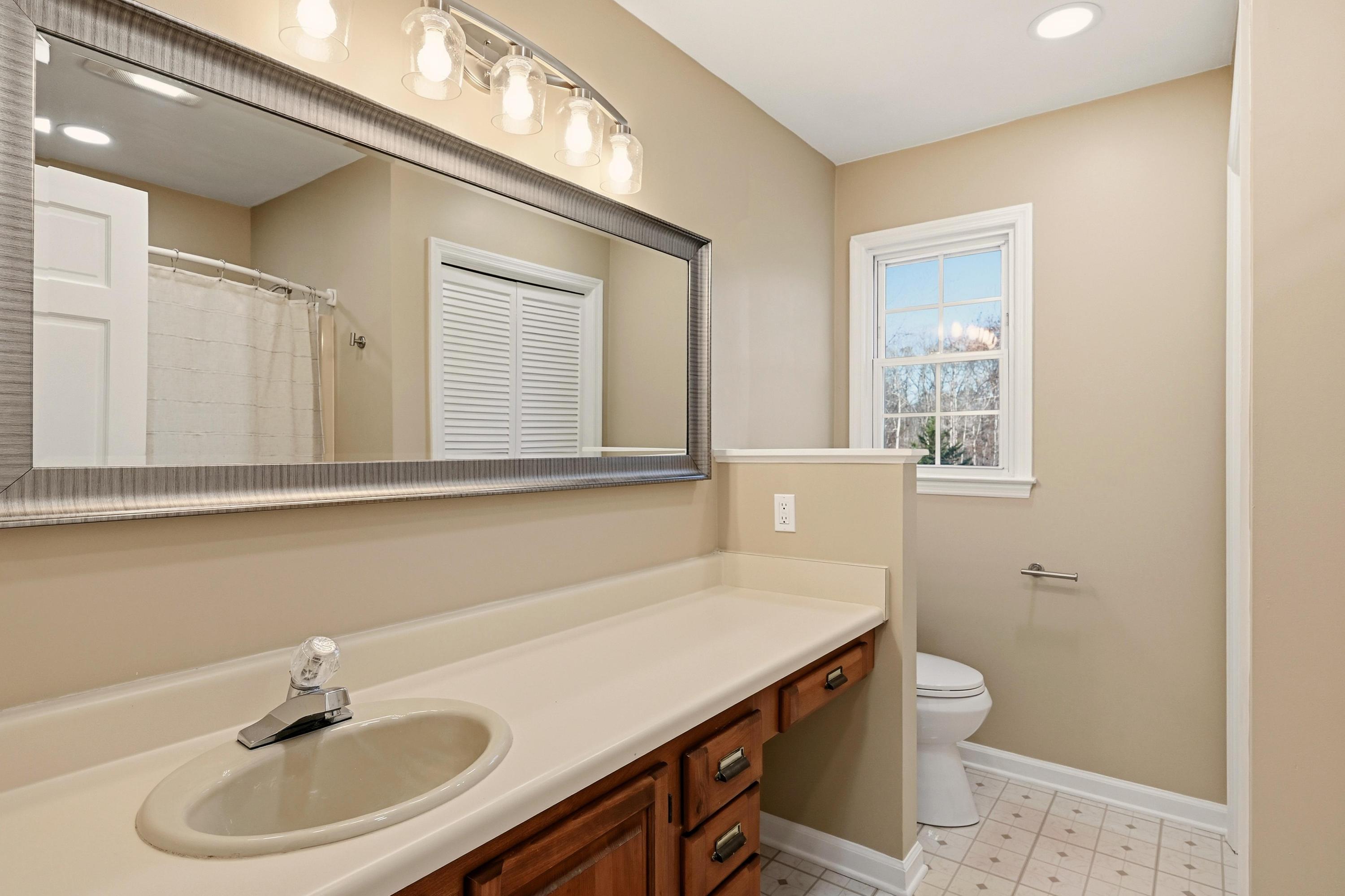 128 Myrtle Lane Ooltewah, TN 37363 - Photo 27 of 42 Hall Bathroom