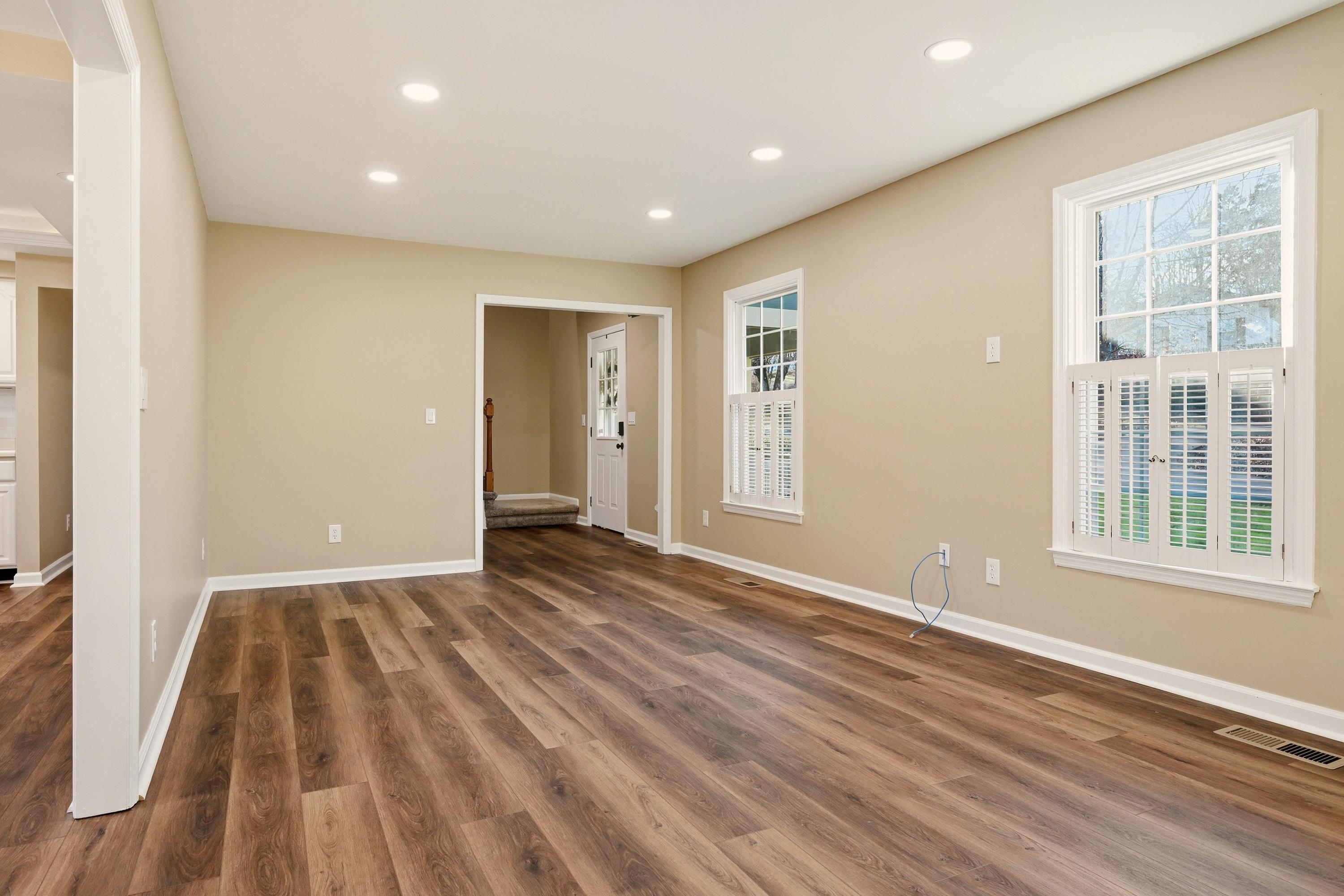 128 Myrtle Lane Ooltewah, TN 37363 - Photo 8 of 42 Living Room