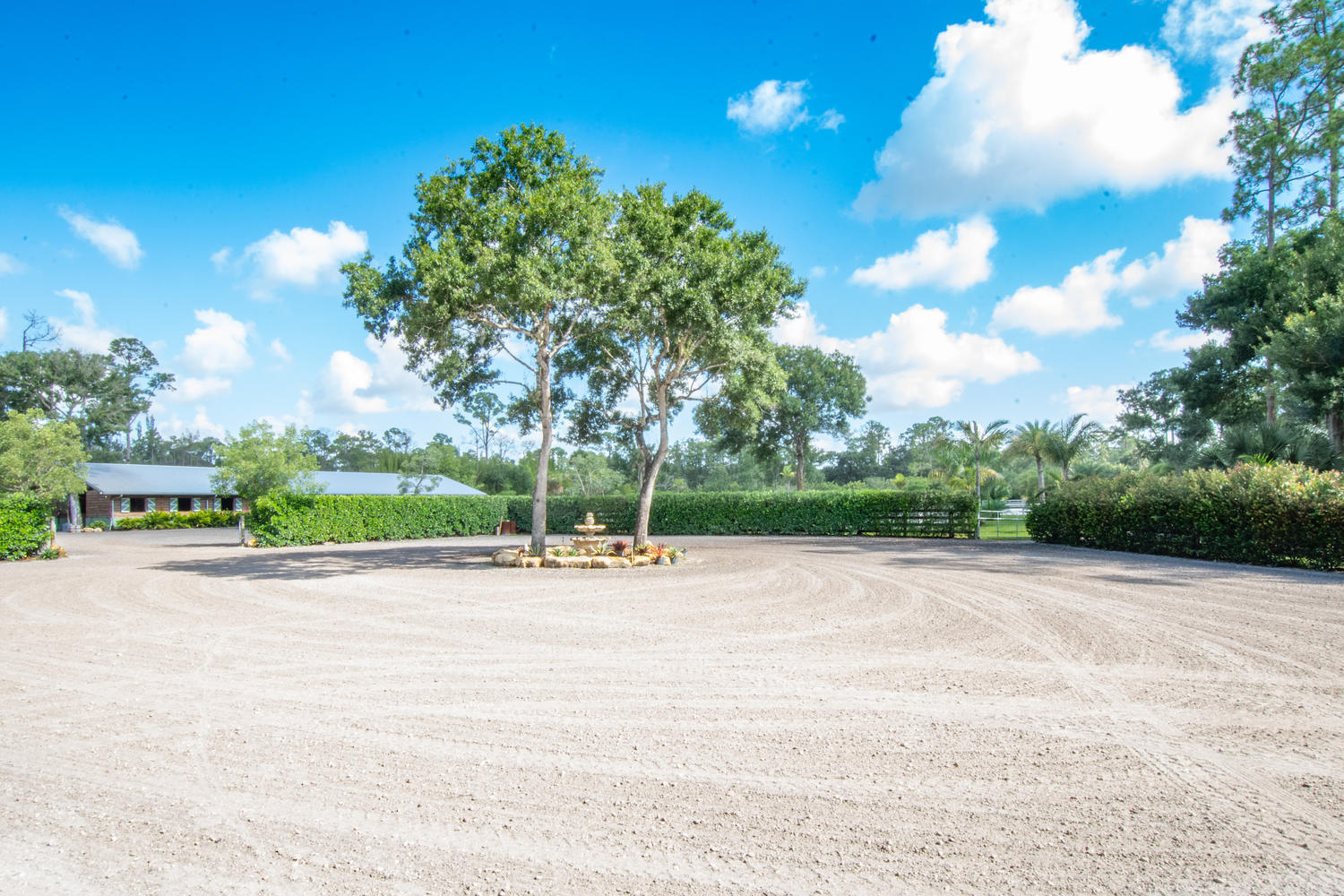 495 E Road Loxahatchee Groves, FL 33470 - Photo 43 of 73 495 E Rd Loxahatchee FL 33470-large-055-