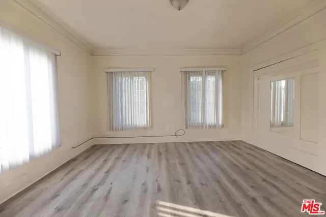 $1,295 | 946 South Burlington Avenue, Unit 201, Los Angeles, CA 90006