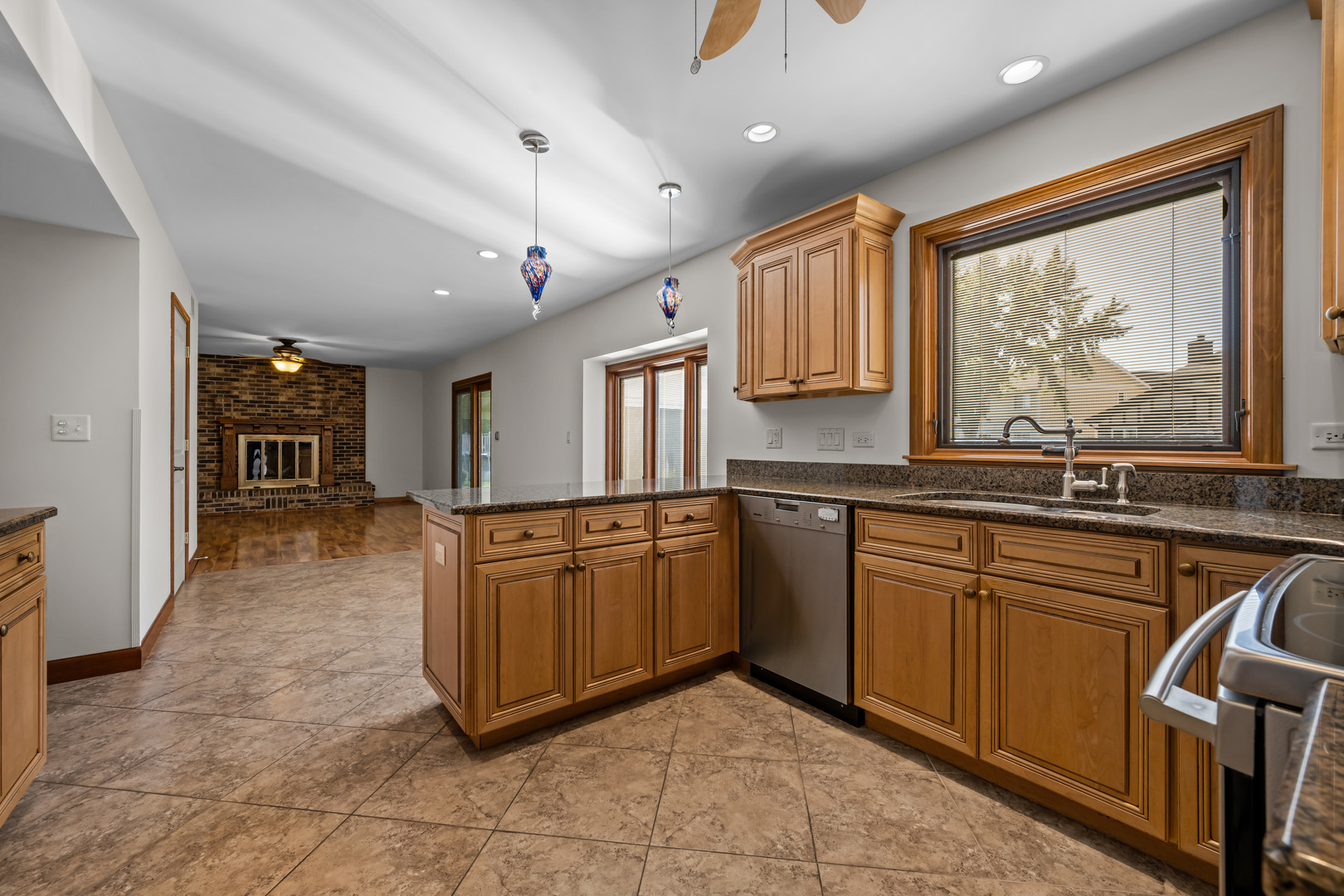 1312 Saddle Row Addison, IL 60101 - Photo 9 of 35