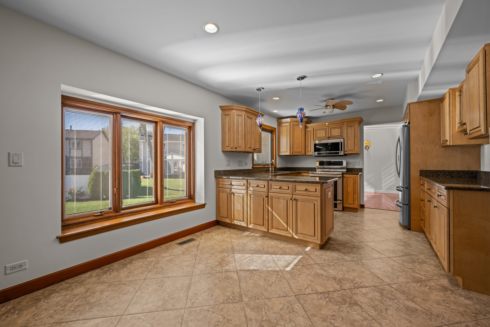 1312 Saddle Row Addison, IL 60101 - Photo 10 of 35