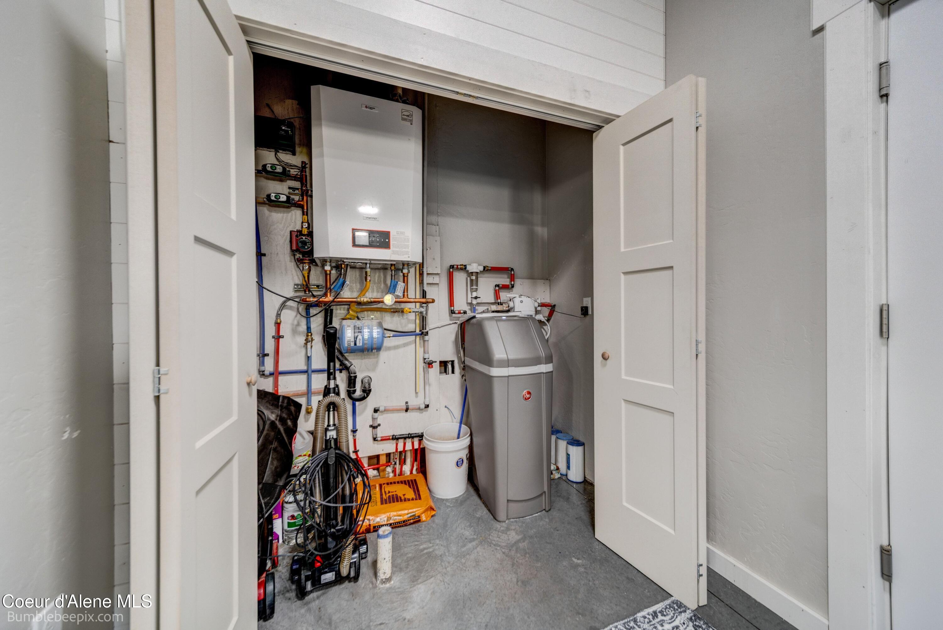 2760 South Sagle Road Sagle, ID 83860 - Photo 12 of 61 035_bb193571-35_49