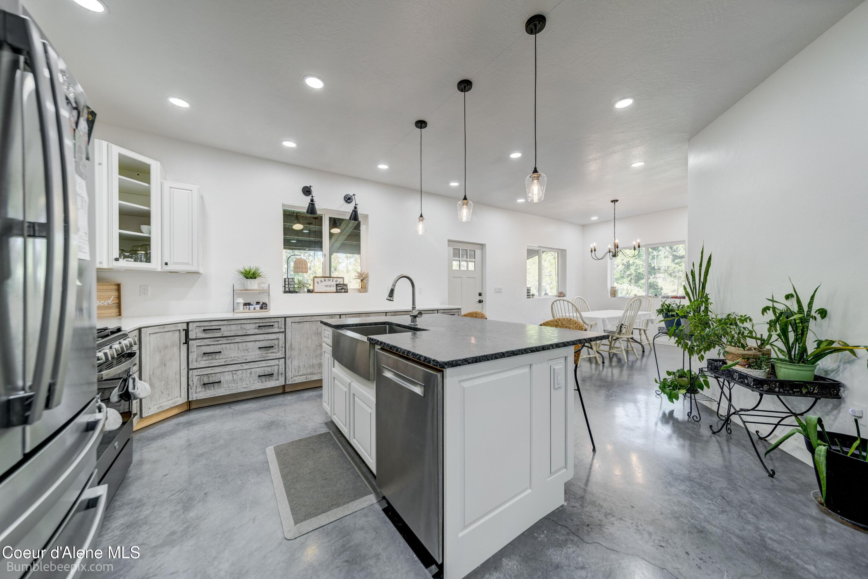 2760 South Sagle Road Sagle, ID 83860 - Photo 13 of 61 018_bb193571-18_760