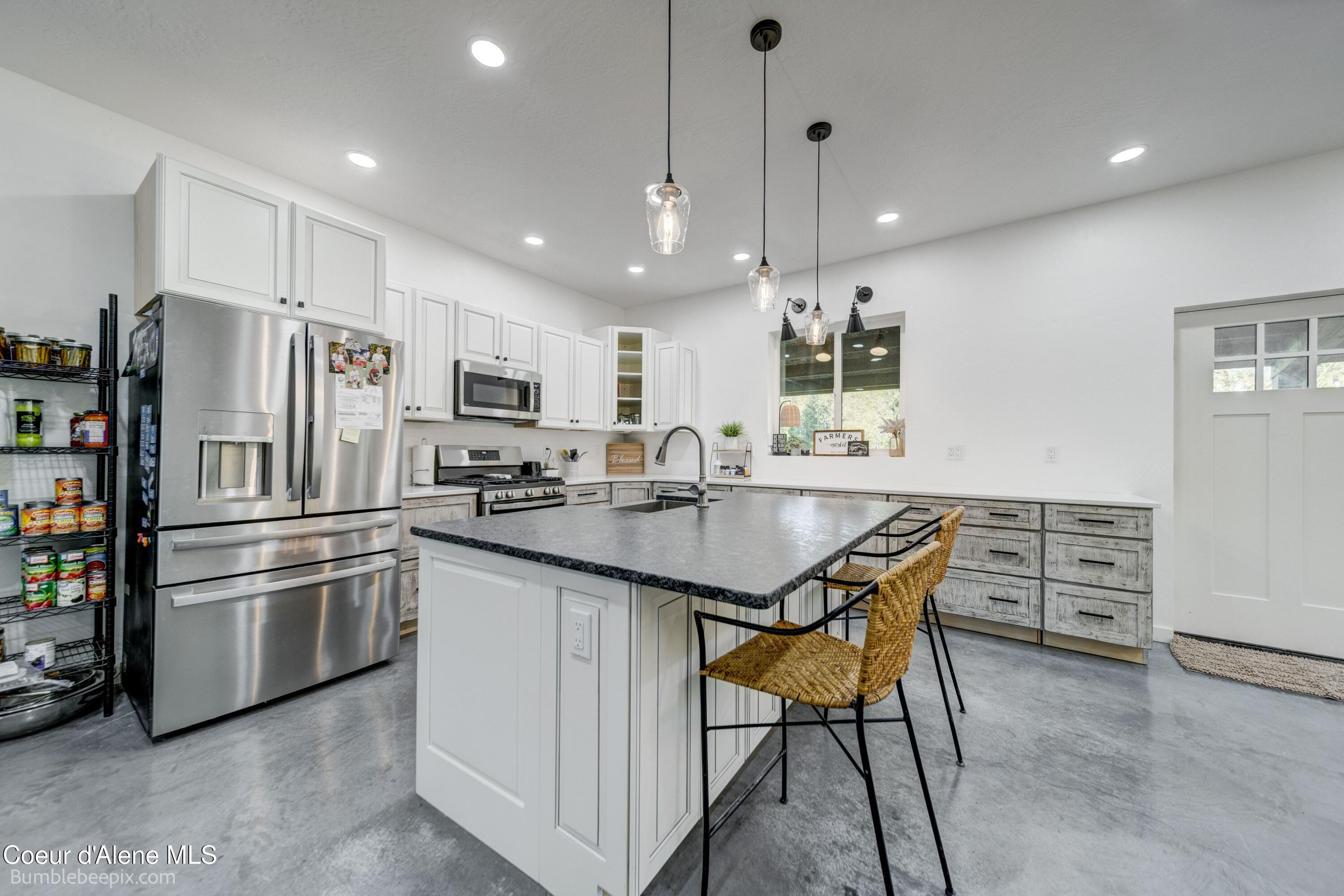 2760 South Sagle Road Sagle, ID 83860 - Photo 14 of 61 019_bb193571-19_478