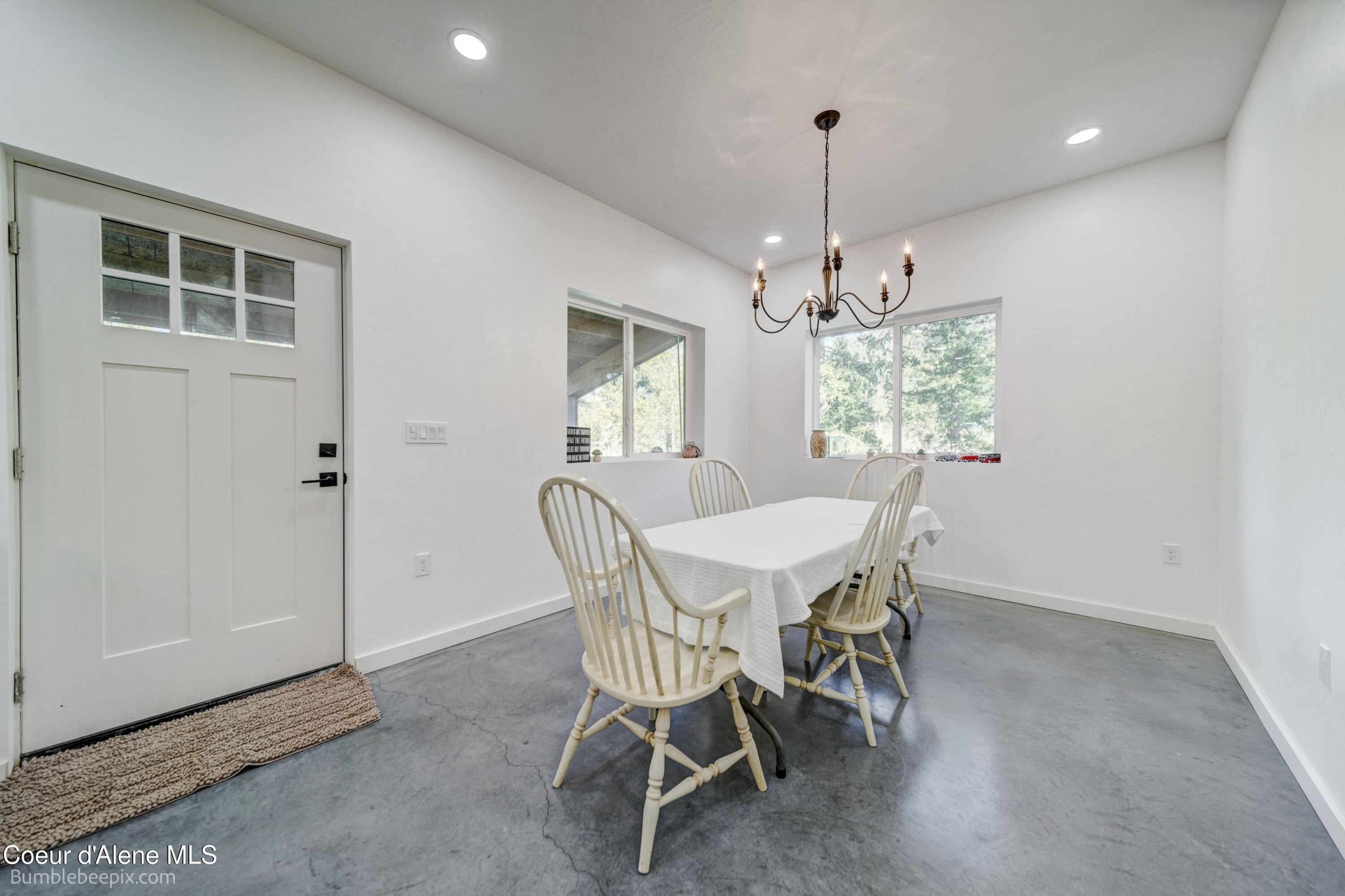 2760 South Sagle Road Sagle, ID 83860 - Photo 17 of 61 016_bb193571-16_585