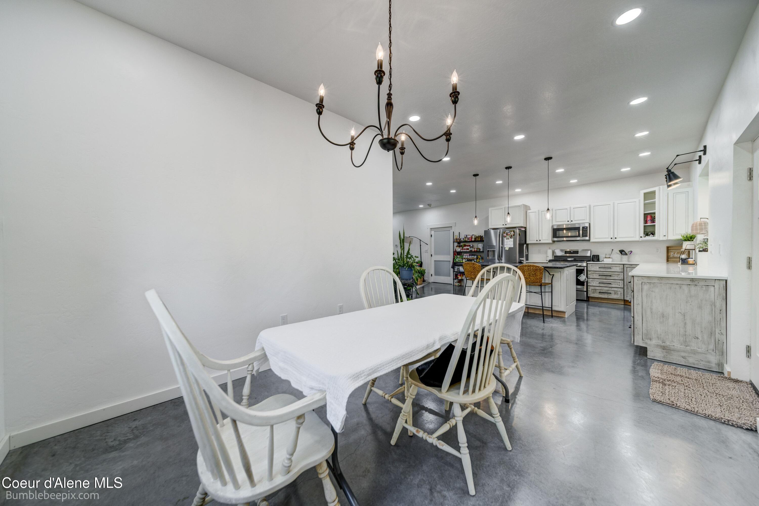 2760 South Sagle Road Sagle, ID 83860 - Photo 18 of 61 017_bb193571-17_573