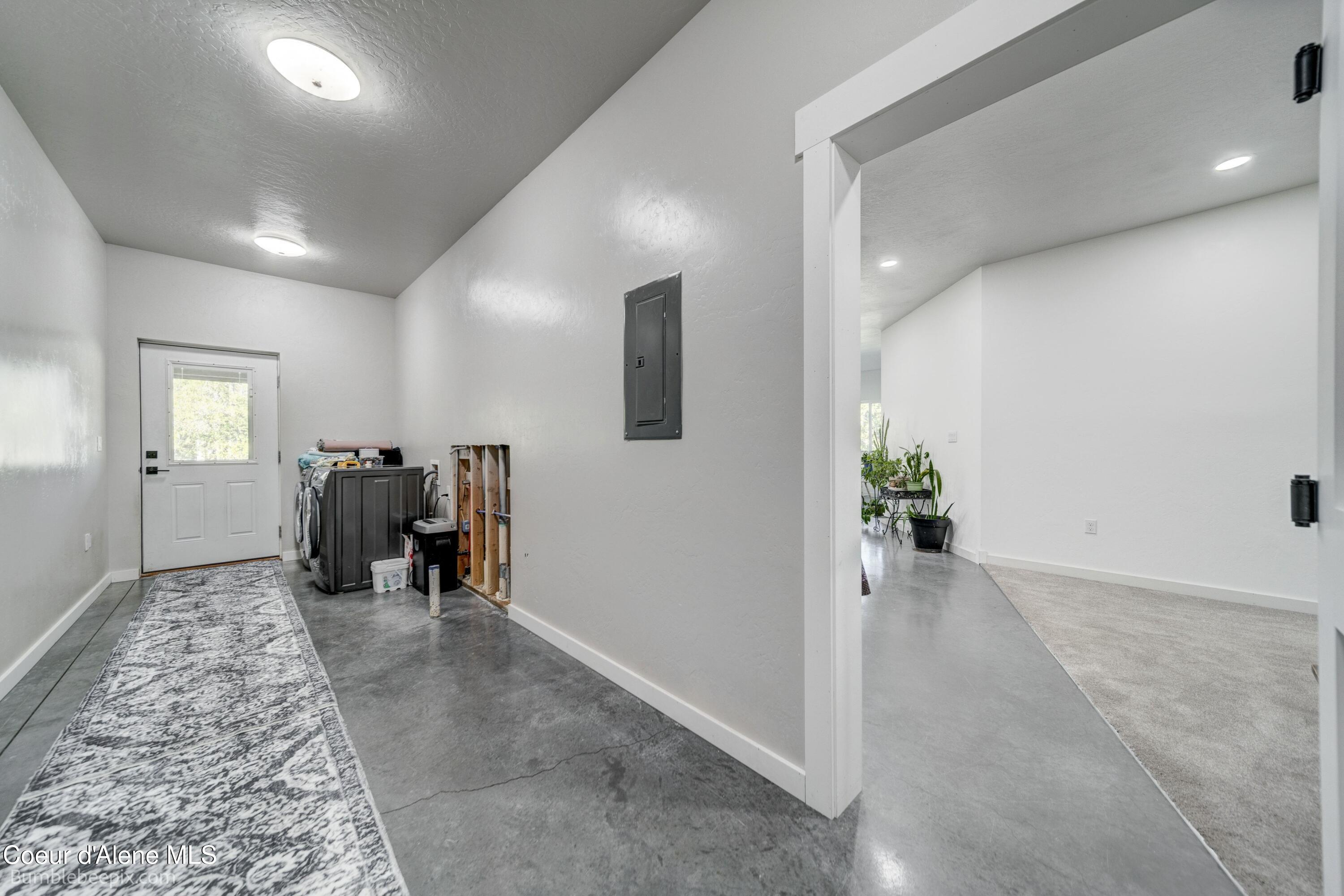 2760 South Sagle Road Sagle, ID 83860 - Photo 10 of 61 033_bb193571-33_336