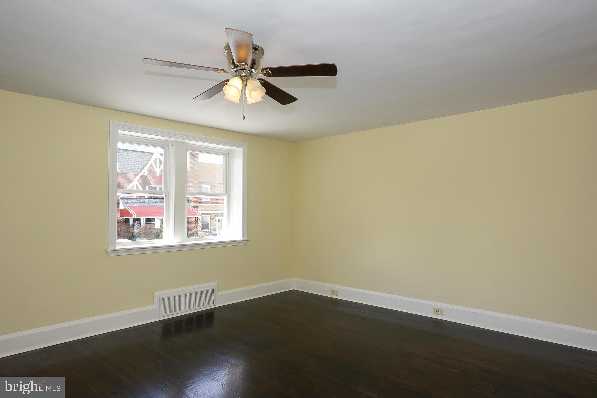 921 Calwell Road Baltimore, MD 21229 - Photo 5 of 22 Interior (General)
