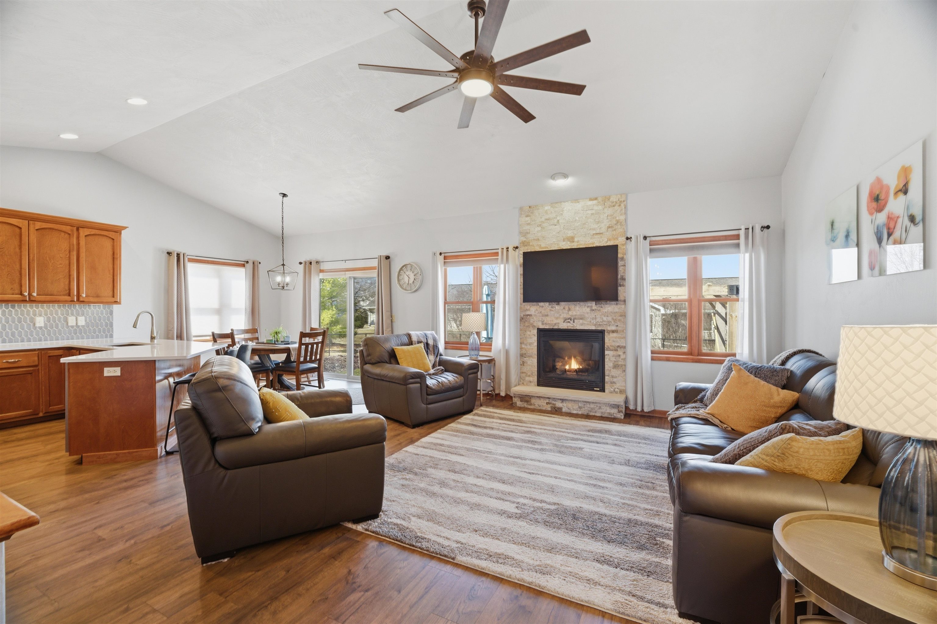 N9581 Hartford Lane Appleton, WI 54915 - Photo 3 of 35