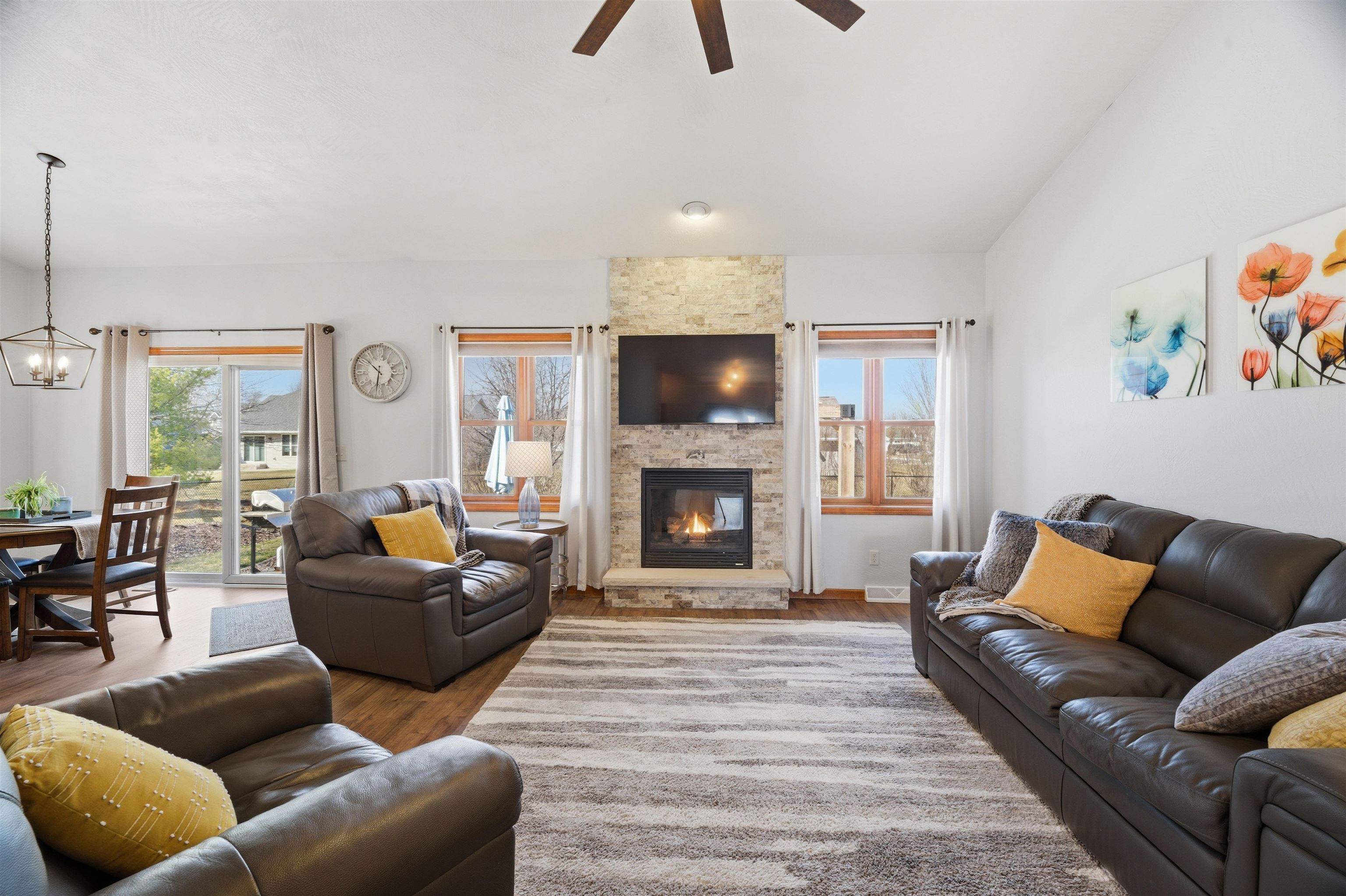 N9581 Hartford Lane Appleton, WI 54915 - Photo 4 of 35