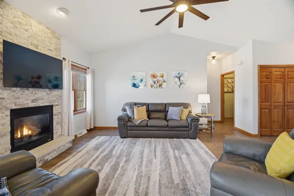 $425,000 | N9581 Hartford Lane, Appleton, WI 54915