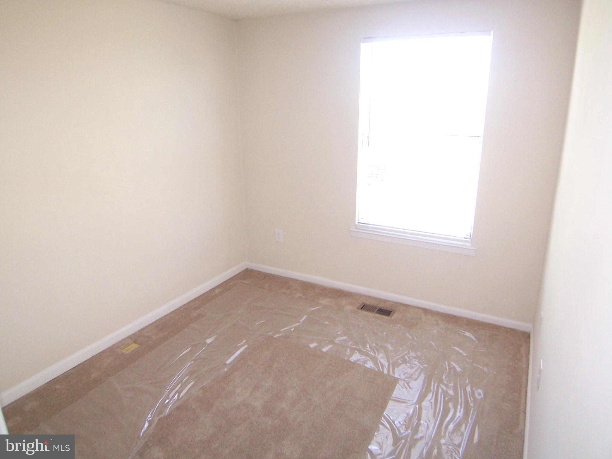 17 Hyacinth Road Baltimore, MD 21234 - Photo 7 of 17