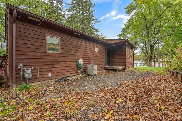 $294,900 | 514 Wildwood Avenue, St. Paul, MN 55110