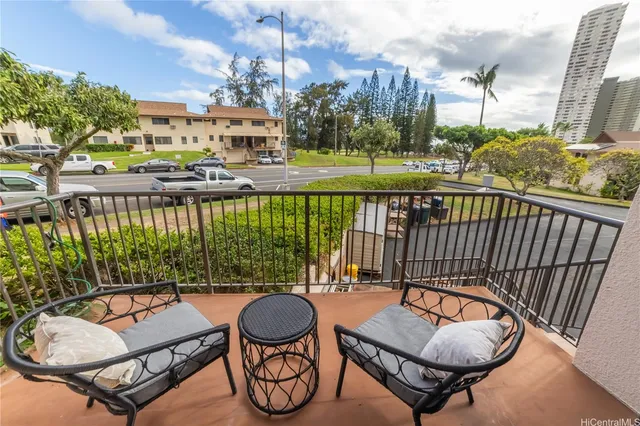 $549,000 | 98-388 Kaonohi Street, Unit 15/430, Aiea, HI 96701
