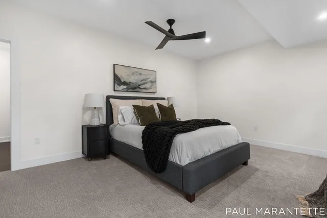 $900,000 | 9421 Lakeview Court, West Olive, MI 49460