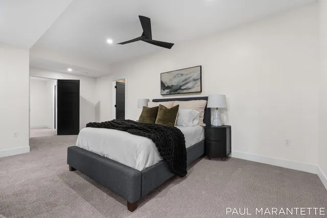 $900,000 | 9421 Lakeview Court, West Olive, MI 49460