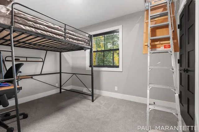 $900,000 | 9421 Lakeview Court, West Olive, MI 49460